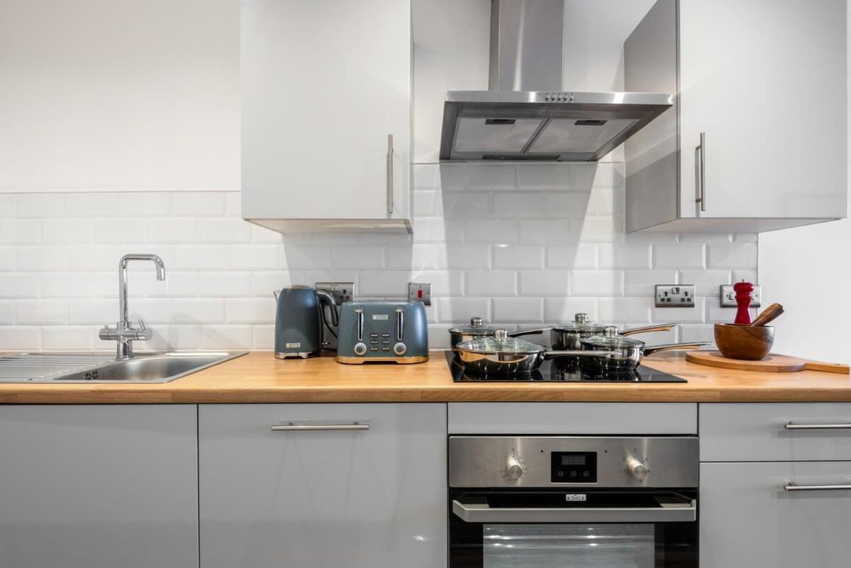 Contemporary 1 Bedroom Apartment In Central Hull Kingston upon Hull Exterior photo